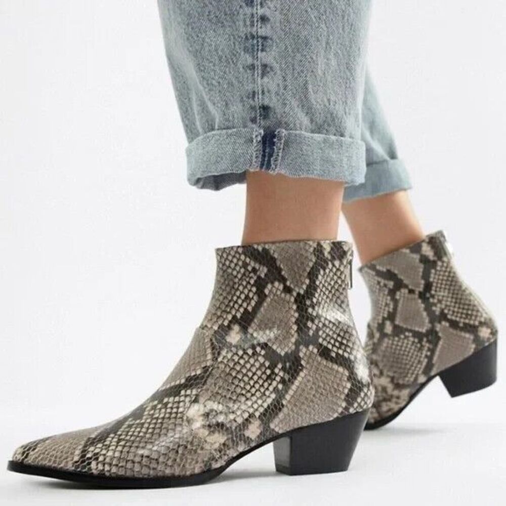 Steve Madden Revolve Cafe Natural‎ Snake Leather Ankle Booties Leather 6 Western